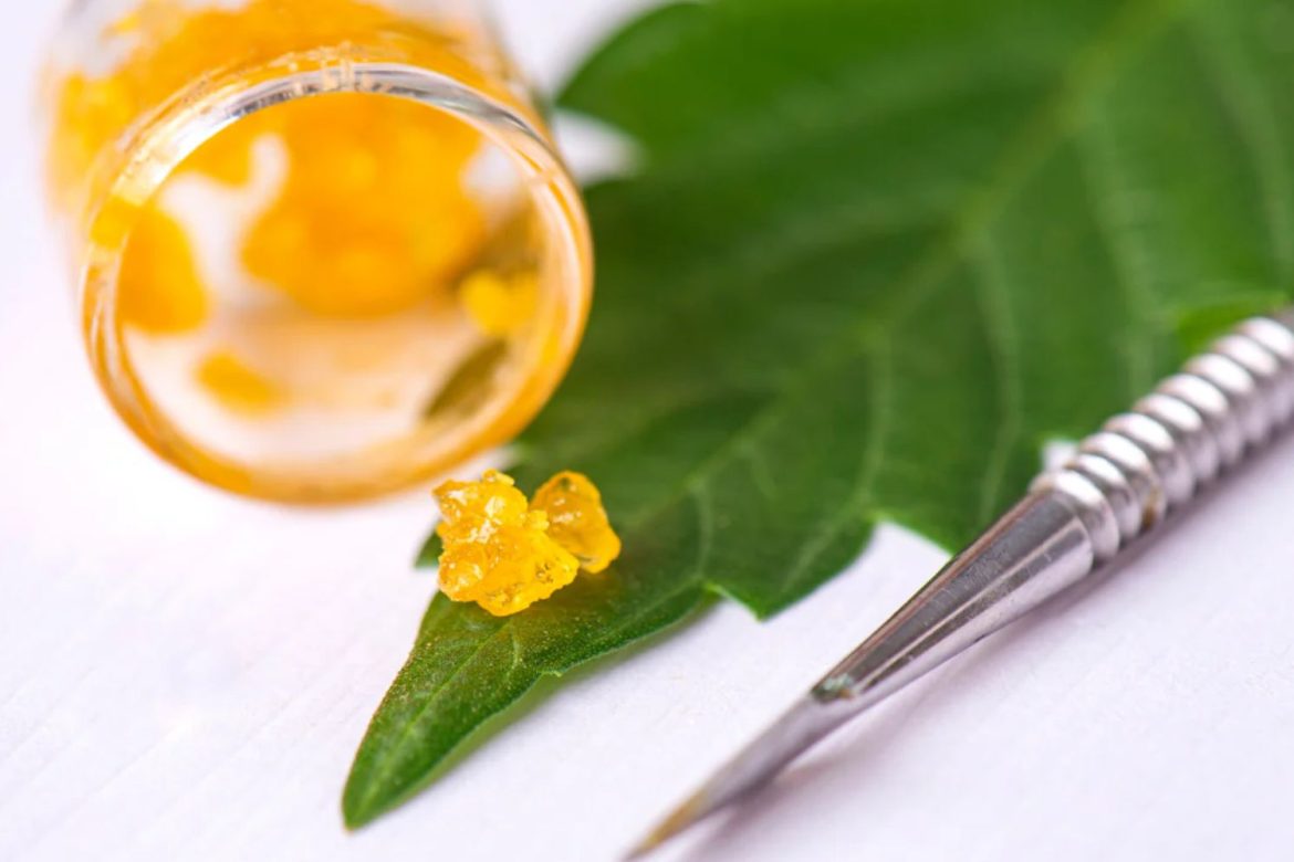 Want flavour-packed potent cannabis concentrates? Learn everything about live resin in Canada, how to use it & buy vapes & dabs online.
